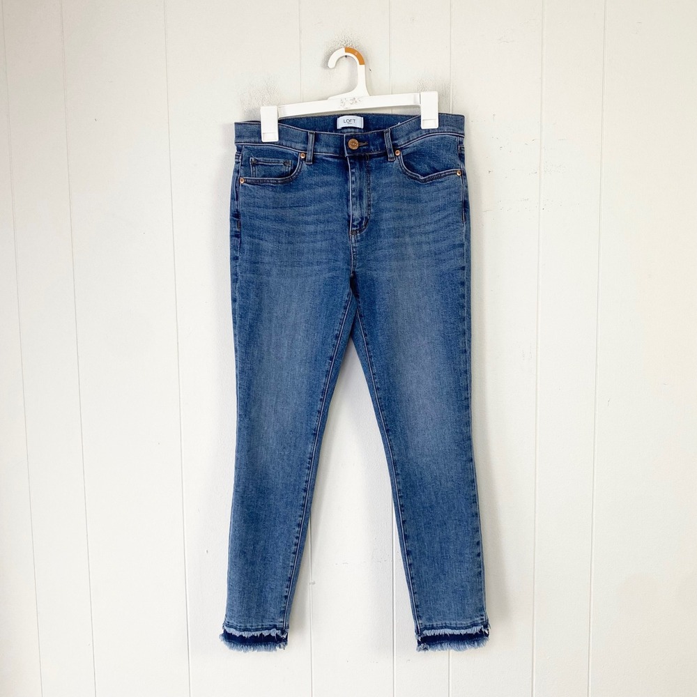 LOFT Outlet Skinny Ankle Jeans Medium Wash Frayed Hem Size 8